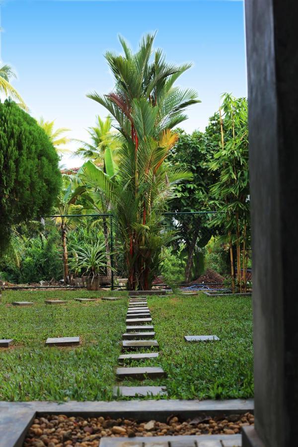 Triple Edge Villa Unawatuna Exterior photo